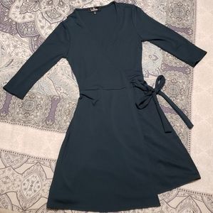 Forest green Lulus wrap dress NWOT
